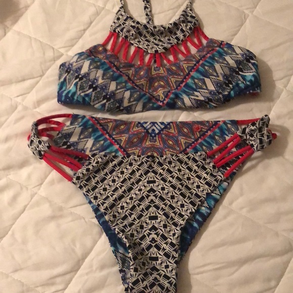 Reversible - Picture 2 of 3